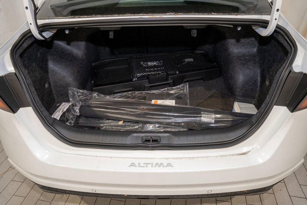 New 2025 Nissan Altima 2.5 SR image 6