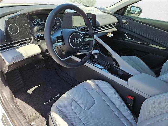 New 2025 Hyundai Elantra Limited image 3