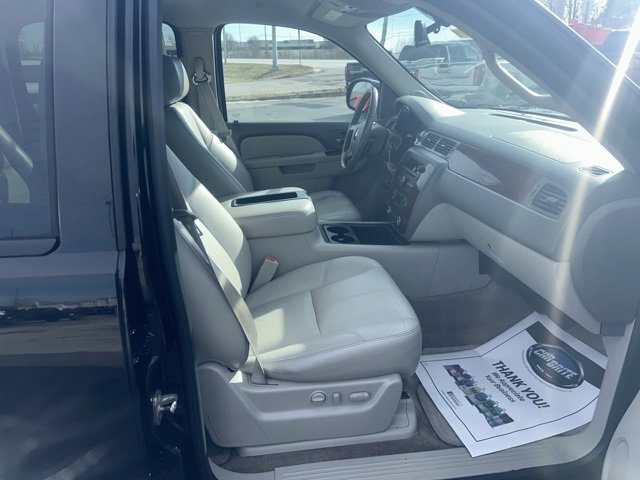 Used 2011 Chevrolet Suburban LT w/ Luxury Package image 25