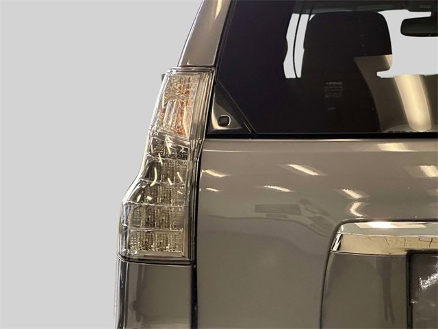 Used 2019 Lexus GX 460 image 13