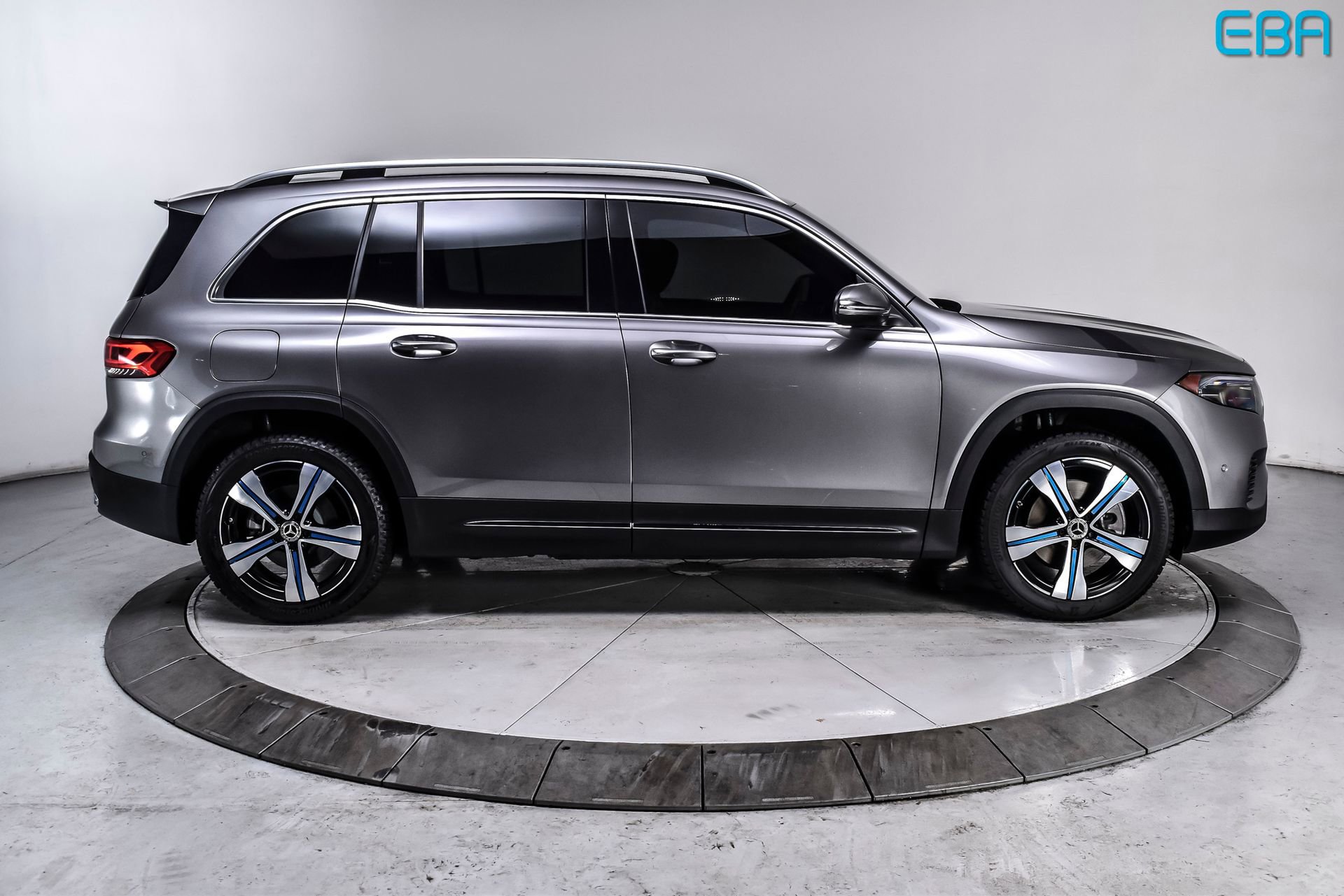 Used 2023 Mercedes-Benz EQB 300 4MATIC image 7