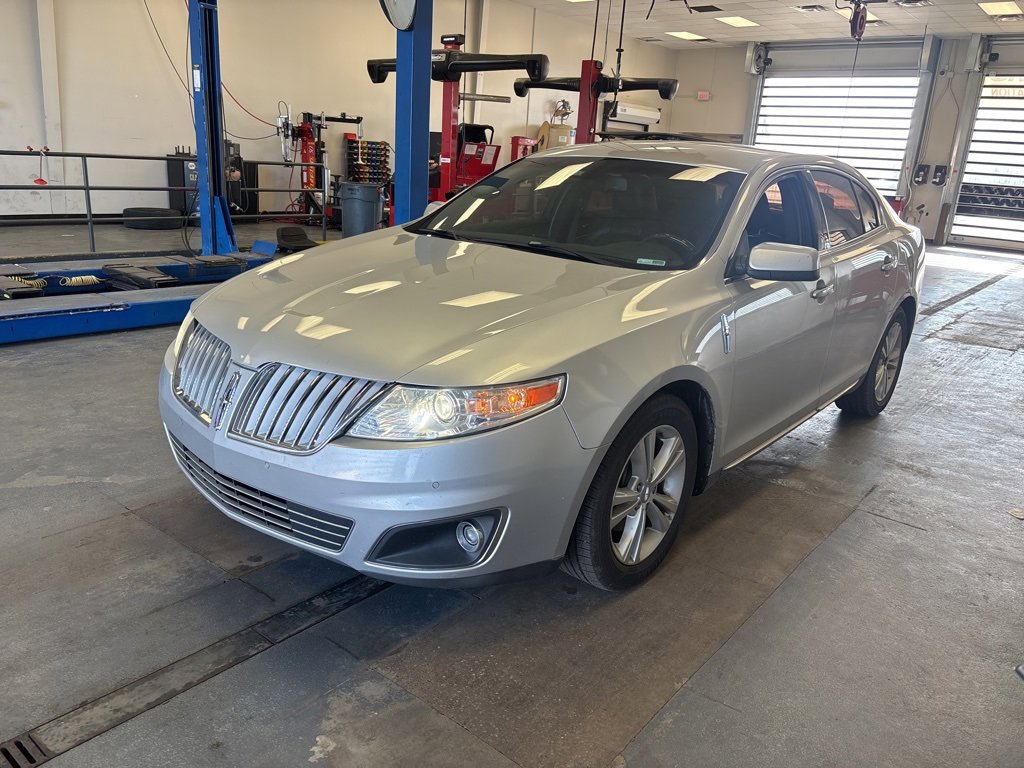 Used 2010 Lincoln MKS image 2