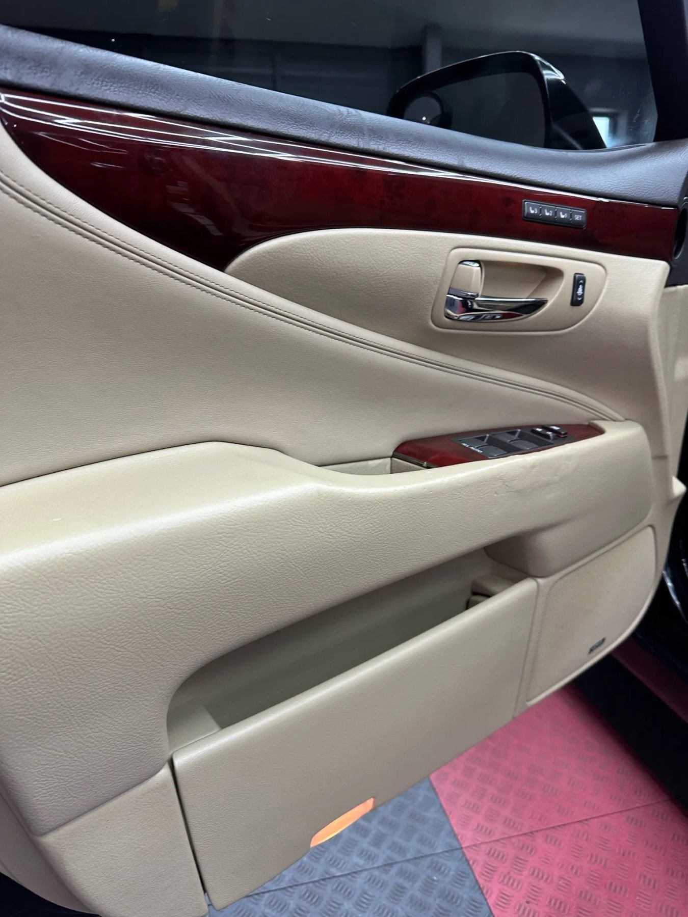 Used 2009 Lexus LS 460 AWD image 9