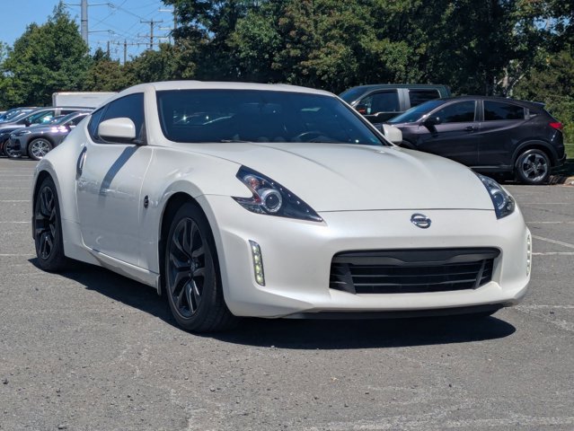 Used 2020 Nissan 370Z Coupe RWD video 3