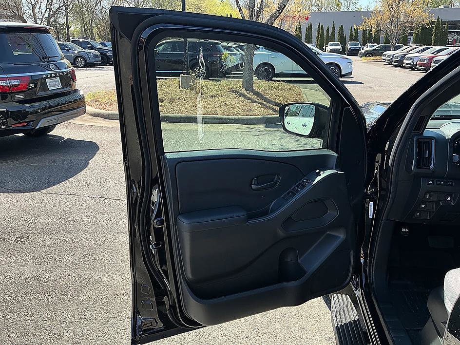 New 2026 Nissan Frontier SV image 11