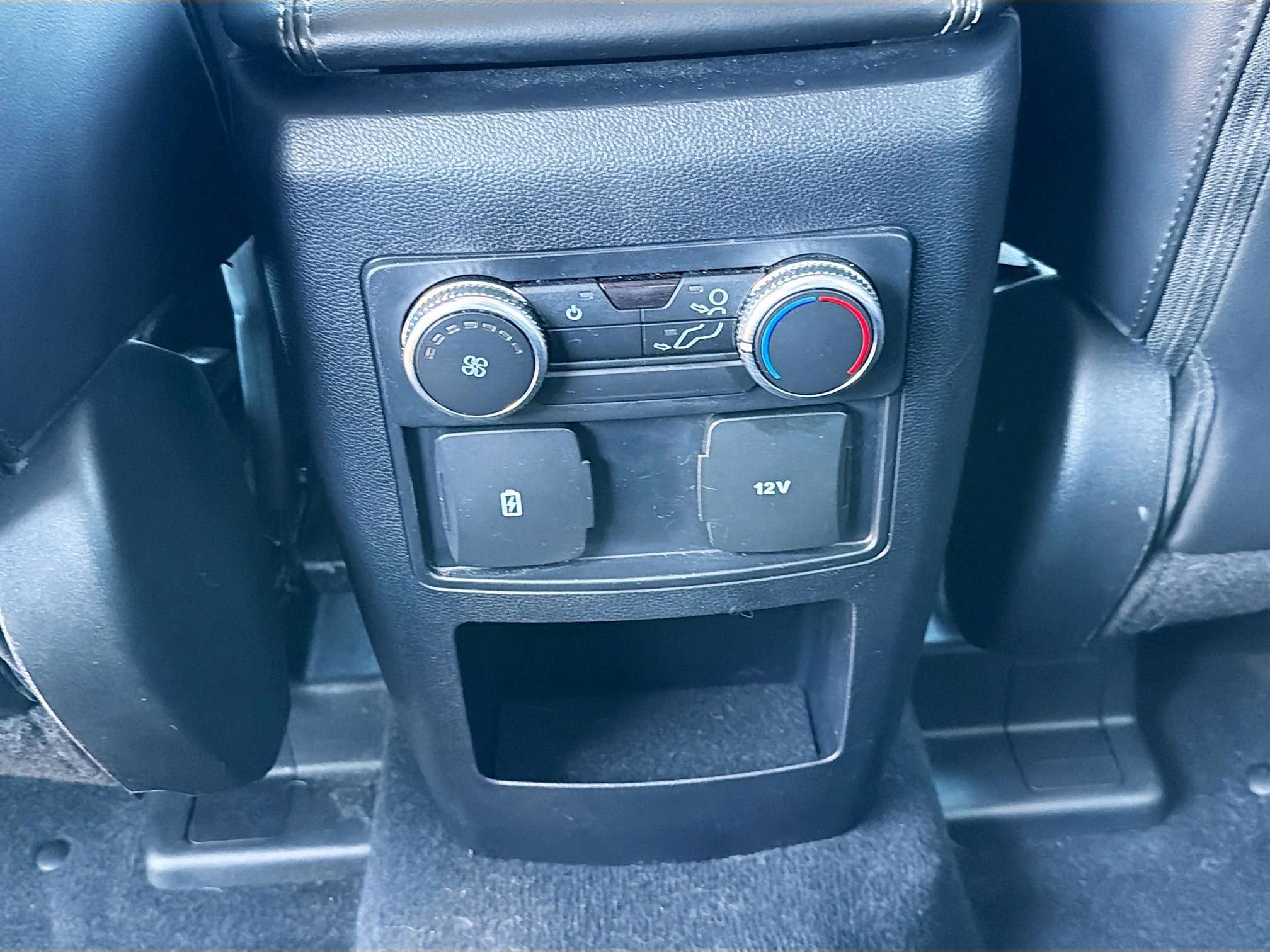 Used 2021 Ford Explorer XLT w/ Equipment Group 202A RWD image 19