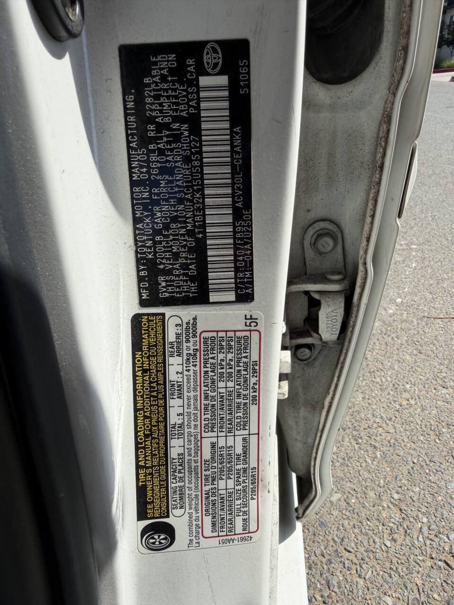 Used 2005 Toyota Camry LE FWD image 12