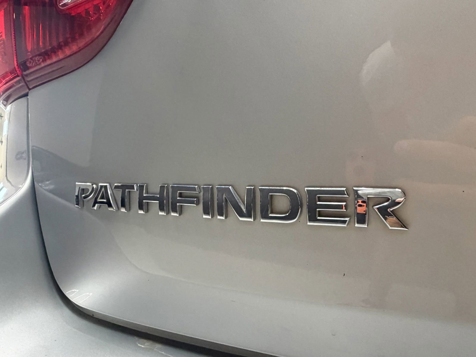 Used 2020 Nissan Pathfinder S AWD/4WD image 14