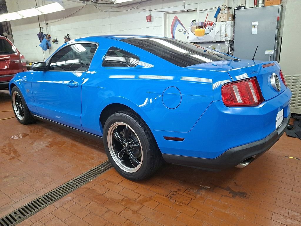 Used 2010 Ford Mustang GT image 6