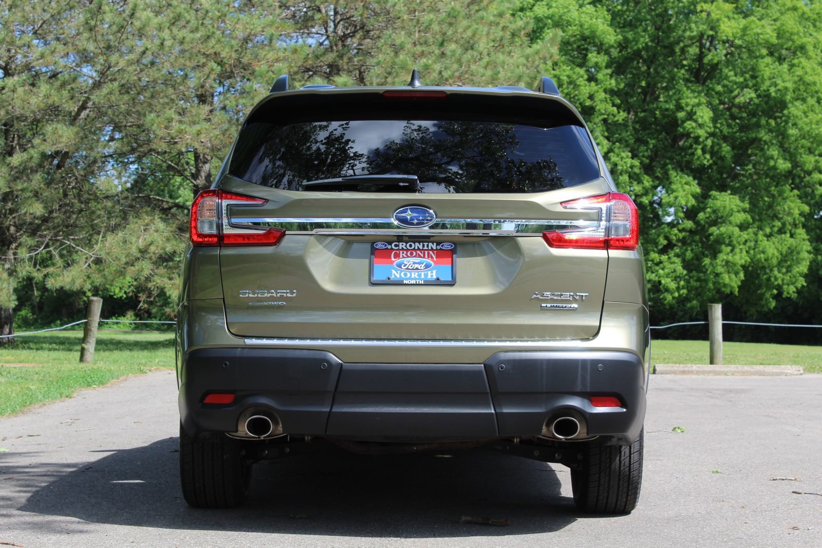 Used 2023 Subaru Ascent Limited w/ Technology Package AWD/4WD image 7