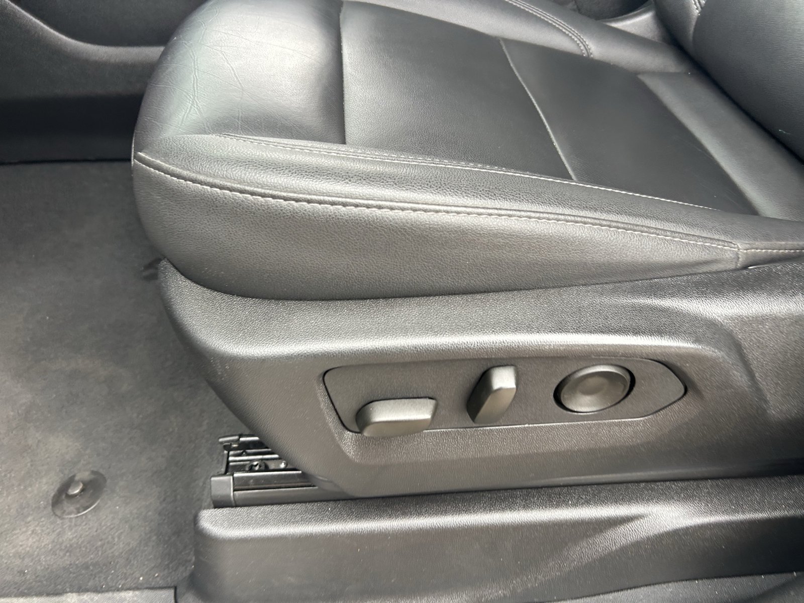Used 2025 Chevrolet Tahoe Z71 AWD/4WD image 29