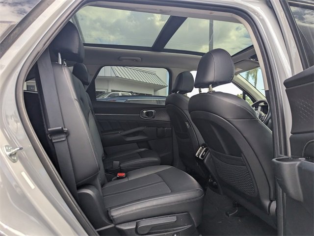 Used 2023 Kia Sorento SX image 16