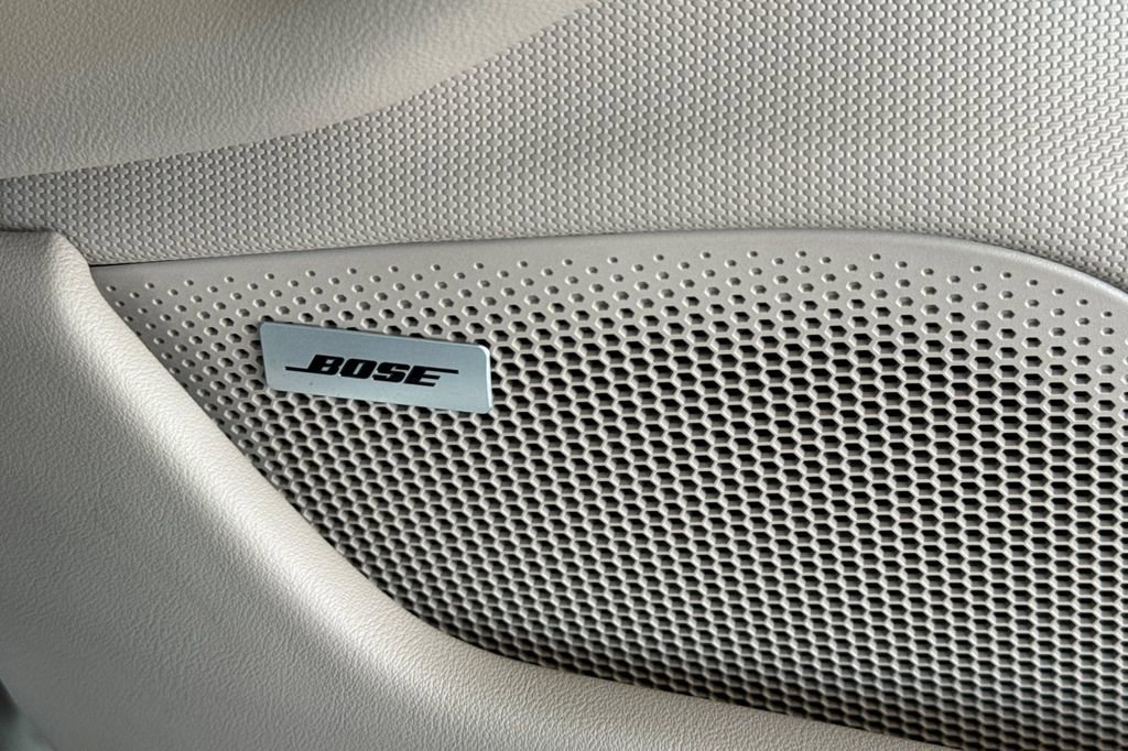 Used 2022 Porsche Taycan RWD image 21