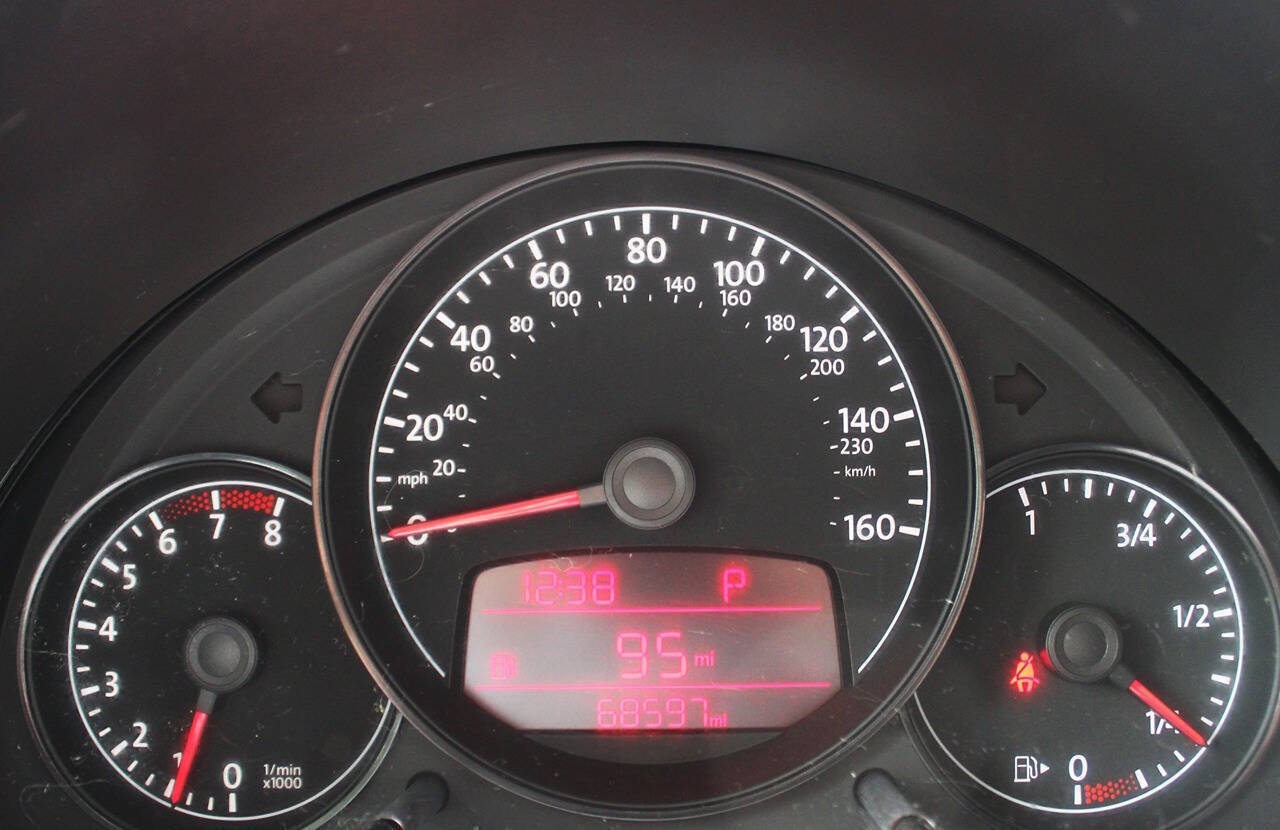 Used 2012 Volkswagen Beetle 2.5 FWD image 22