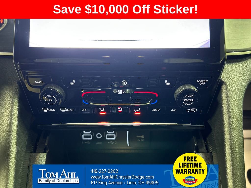 New 2025 Jeep Grand Cherokee L Limited w/ Black Appearance Package image 17