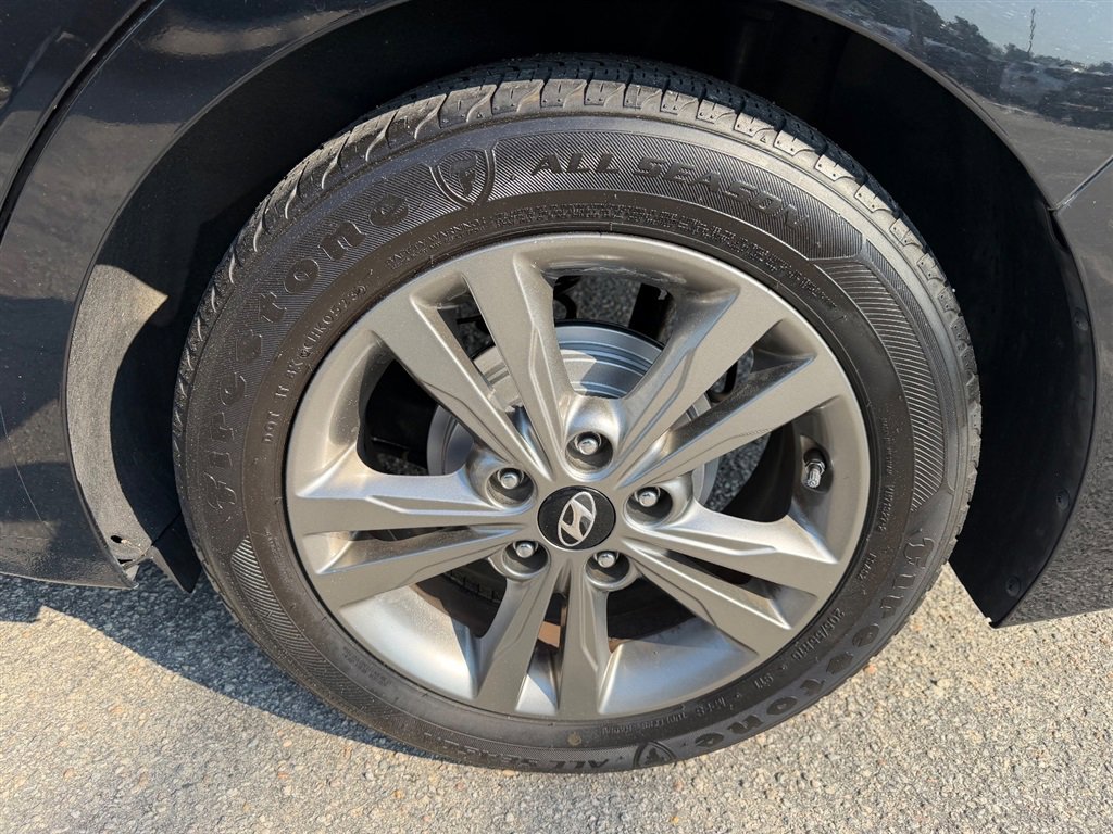 Used 2017 Hyundai Elantra Value Edition FWD image 10