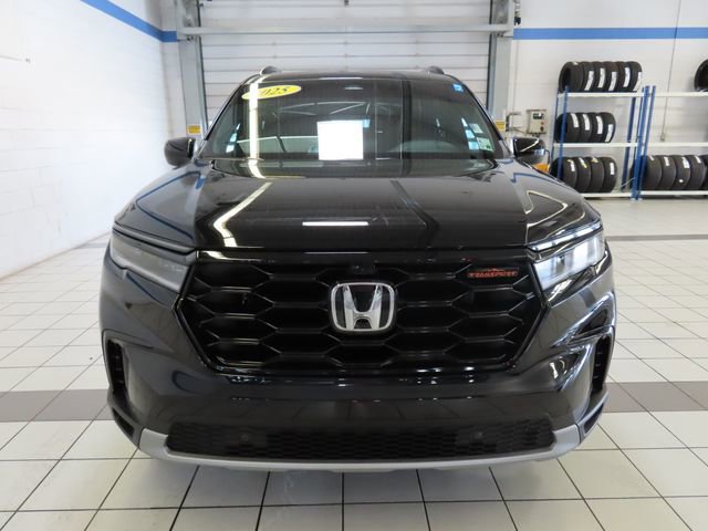 Certified 2025 Honda Pilot TrailSport image 16