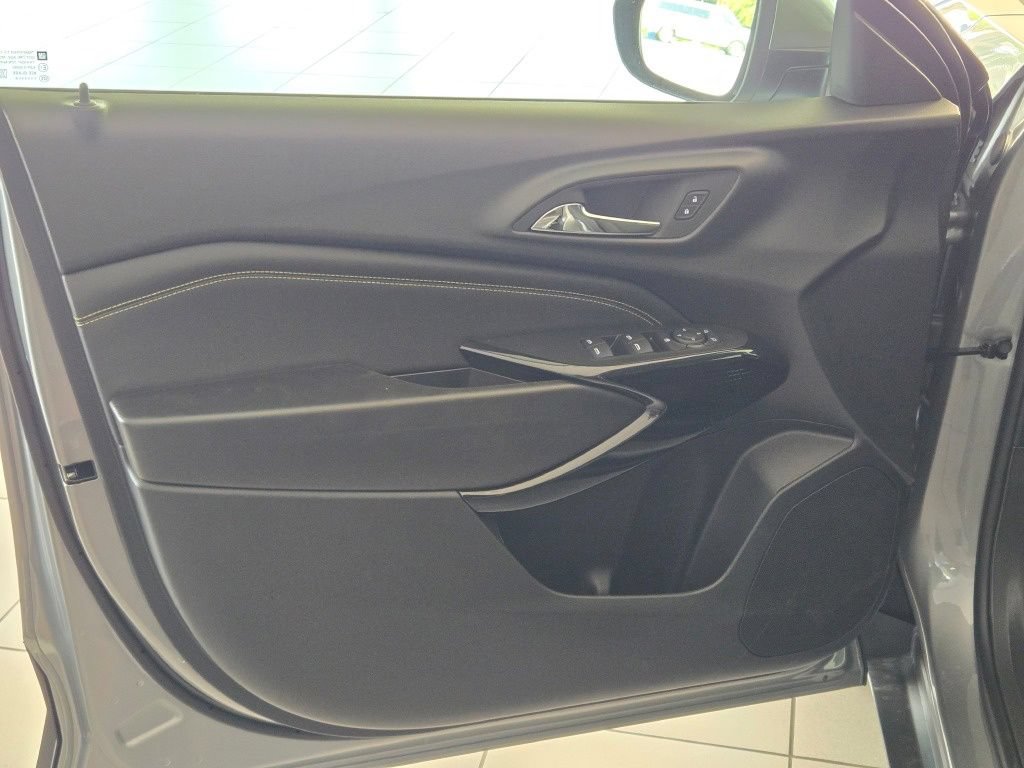 New 2026 Chevrolet Trax LT FWD image 17