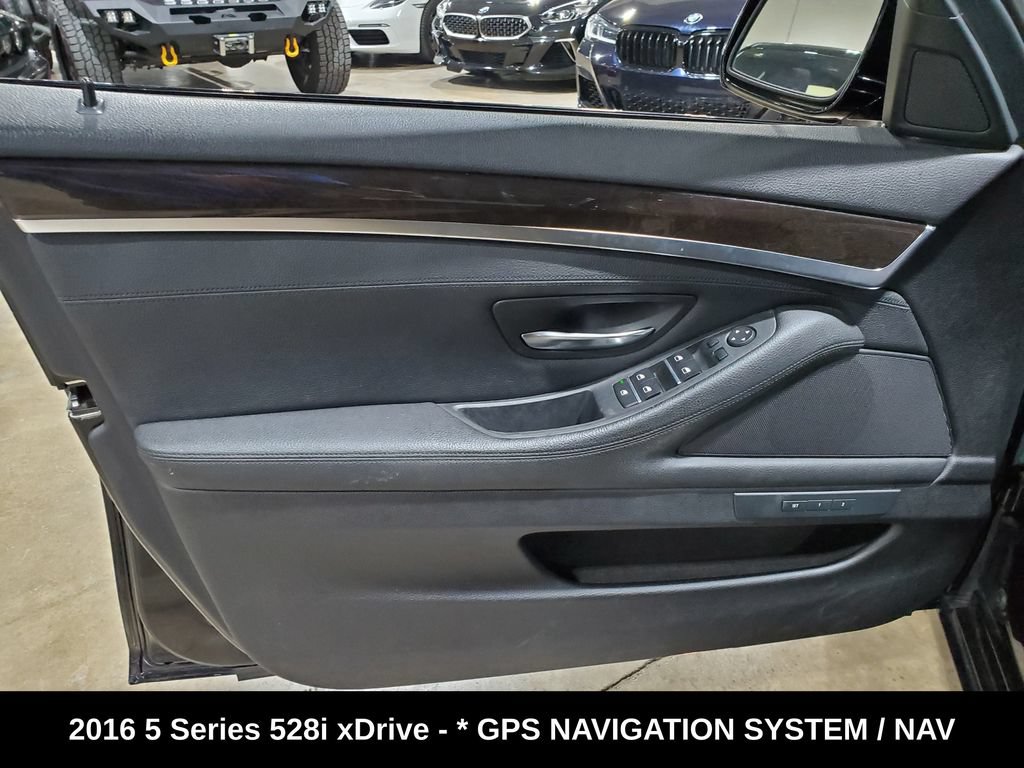 Used 2016 BMW 528i xDrive Sedan AWD/4WD image 8