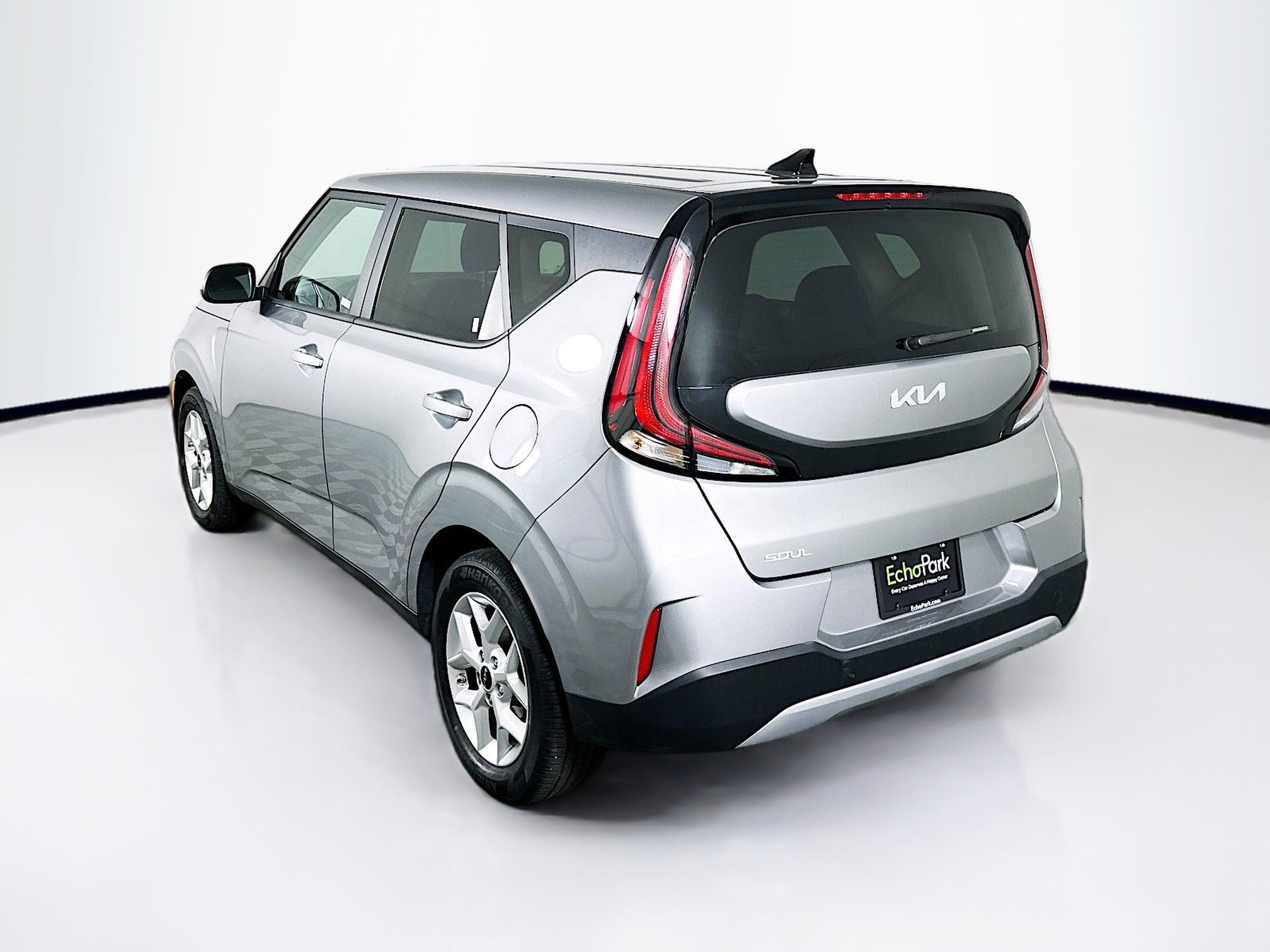 Used 2025 Kia Soul LX w/ LX Technology Package FWD image 5