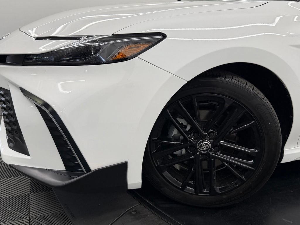Used 2026 Toyota Camry SE FWD image 5