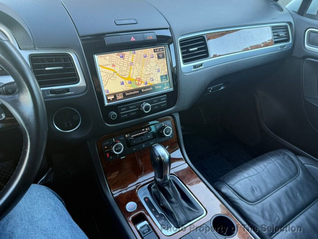 Used 2014 Volkswagen Touareg TDI image 29