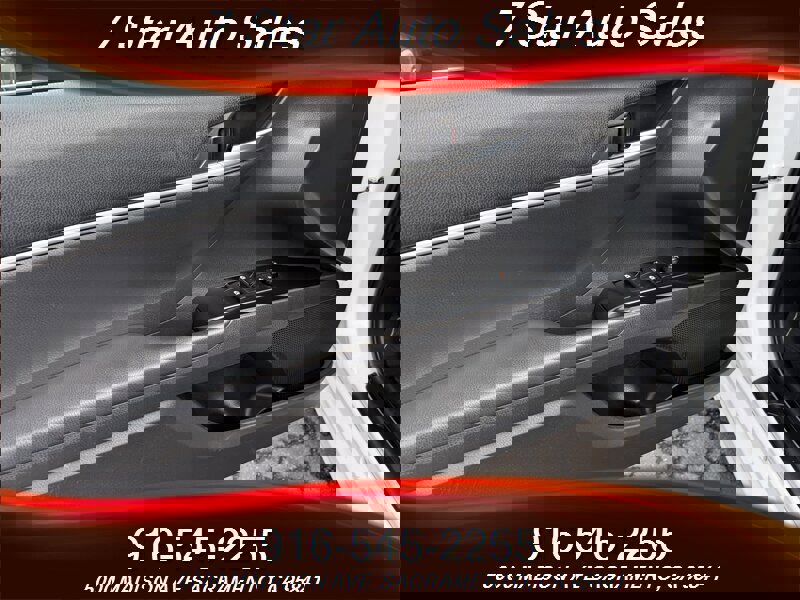 Used 2018 Toyota Camry SE image 7