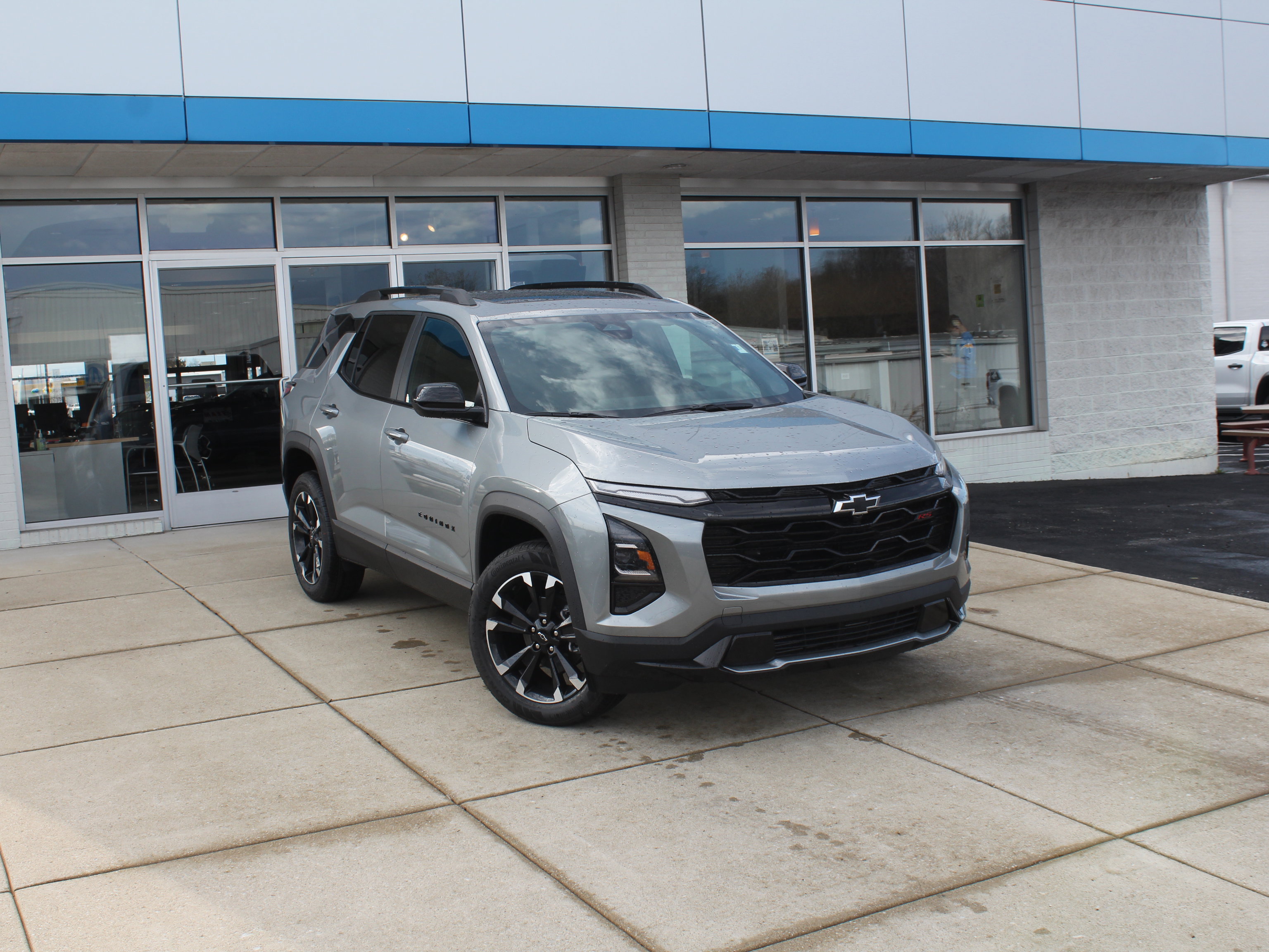 New 2026 Chevrolet Equinox RS FWD image 2