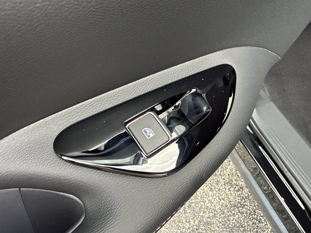 Certified 2025 Nissan Murano SV AWD/4WD image 25