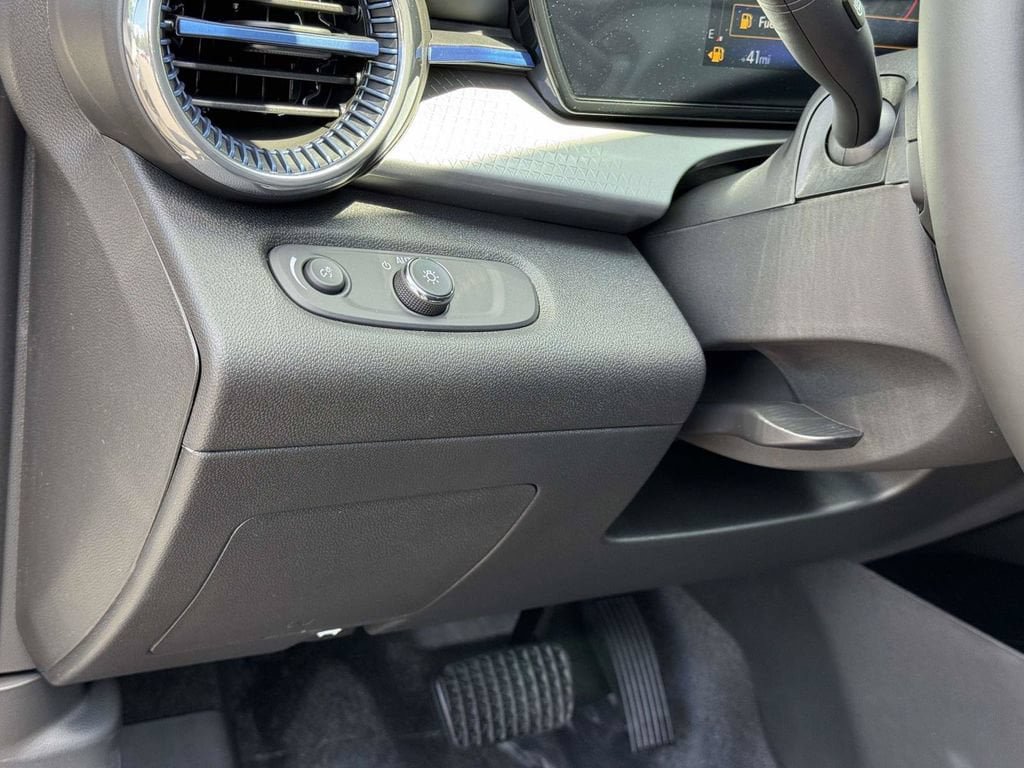 New 2026 Chevrolet Trax LT w/ Driver Confidence Package FWD image 9