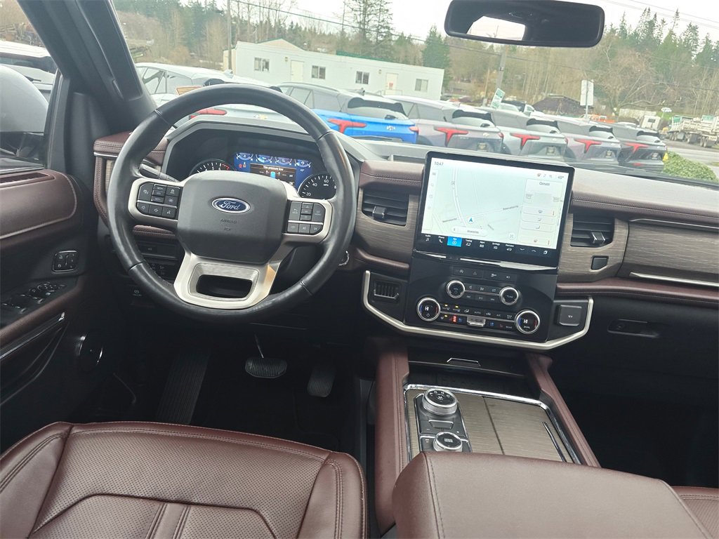 Used 2024 Ford Expedition Limited image 13