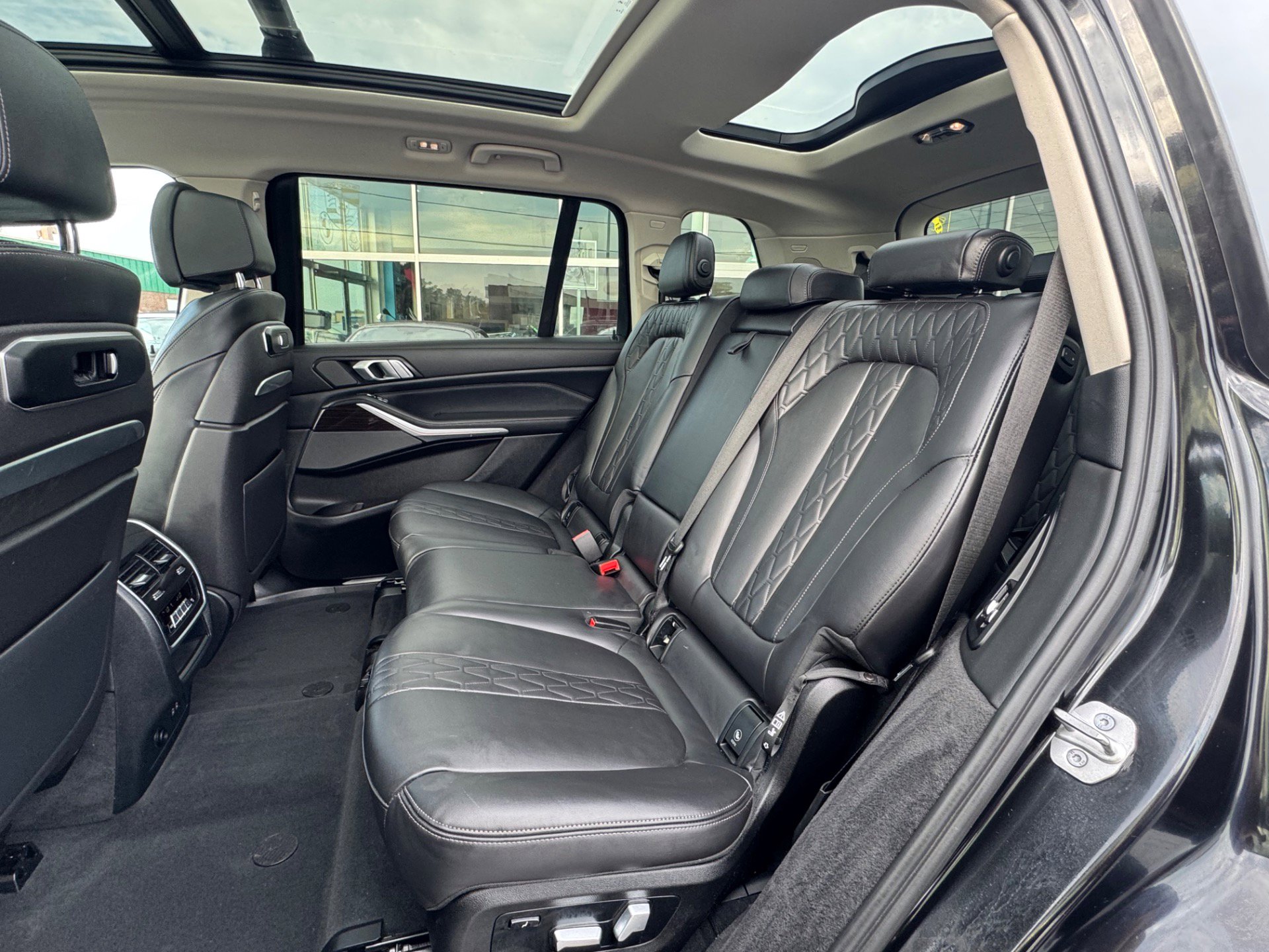 Used 2023 BMW X7 xDrive40i image 6