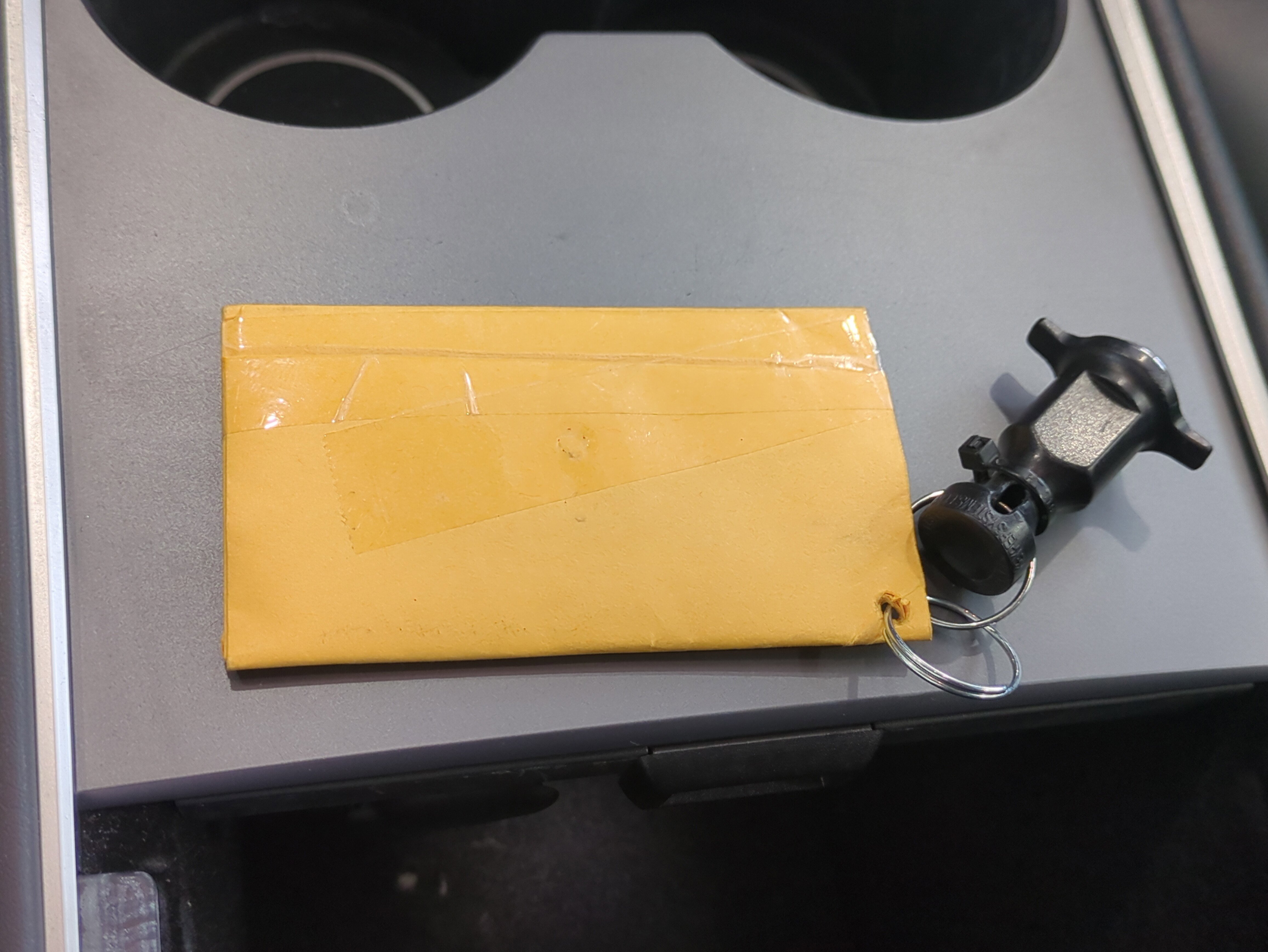 Used 2022 Tesla Model Y Long Range image 30