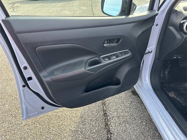 New 2025 Nissan Versa SR w/ Trunk Package image 19