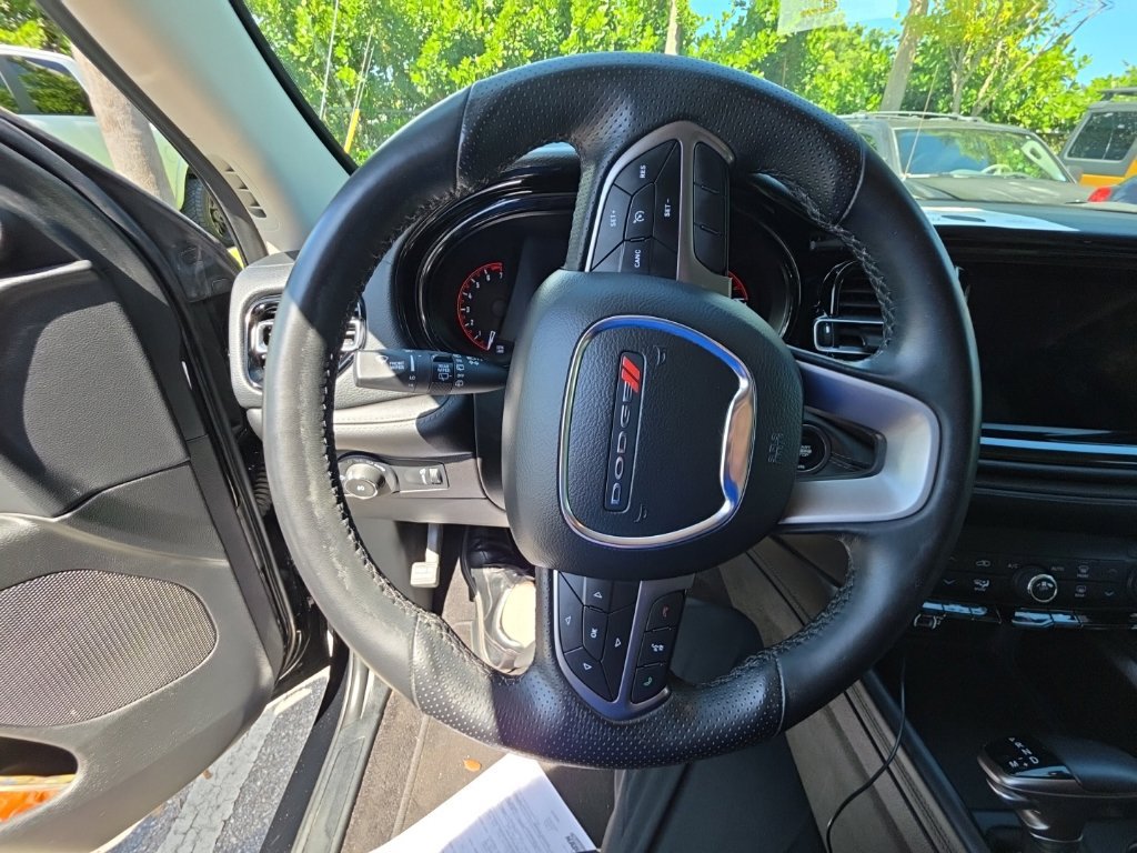 Used 2022 Dodge Durango SXT w/ Anodized Platinum Package RWD image 11