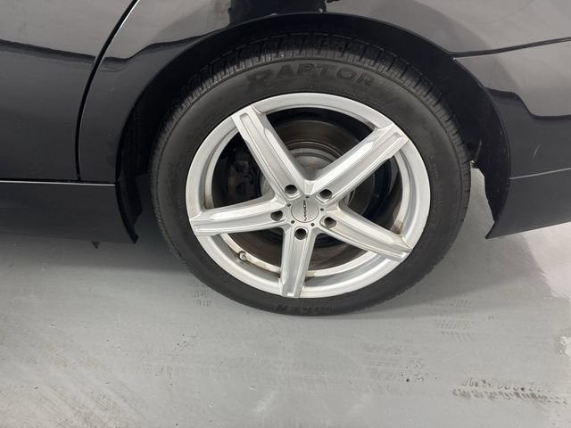Used 2009 BMW 328i xDrive Sedan AWD/4WD image 6