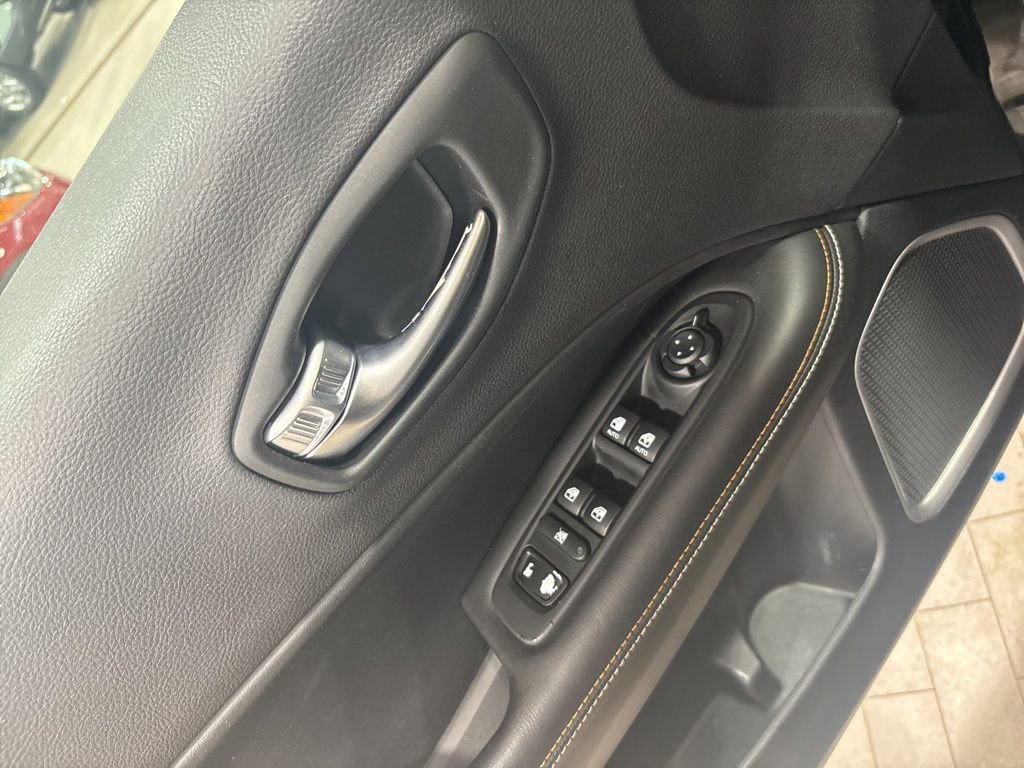 Used 2018 Jeep Compass Latitude w/ Cold Weather Group image 20