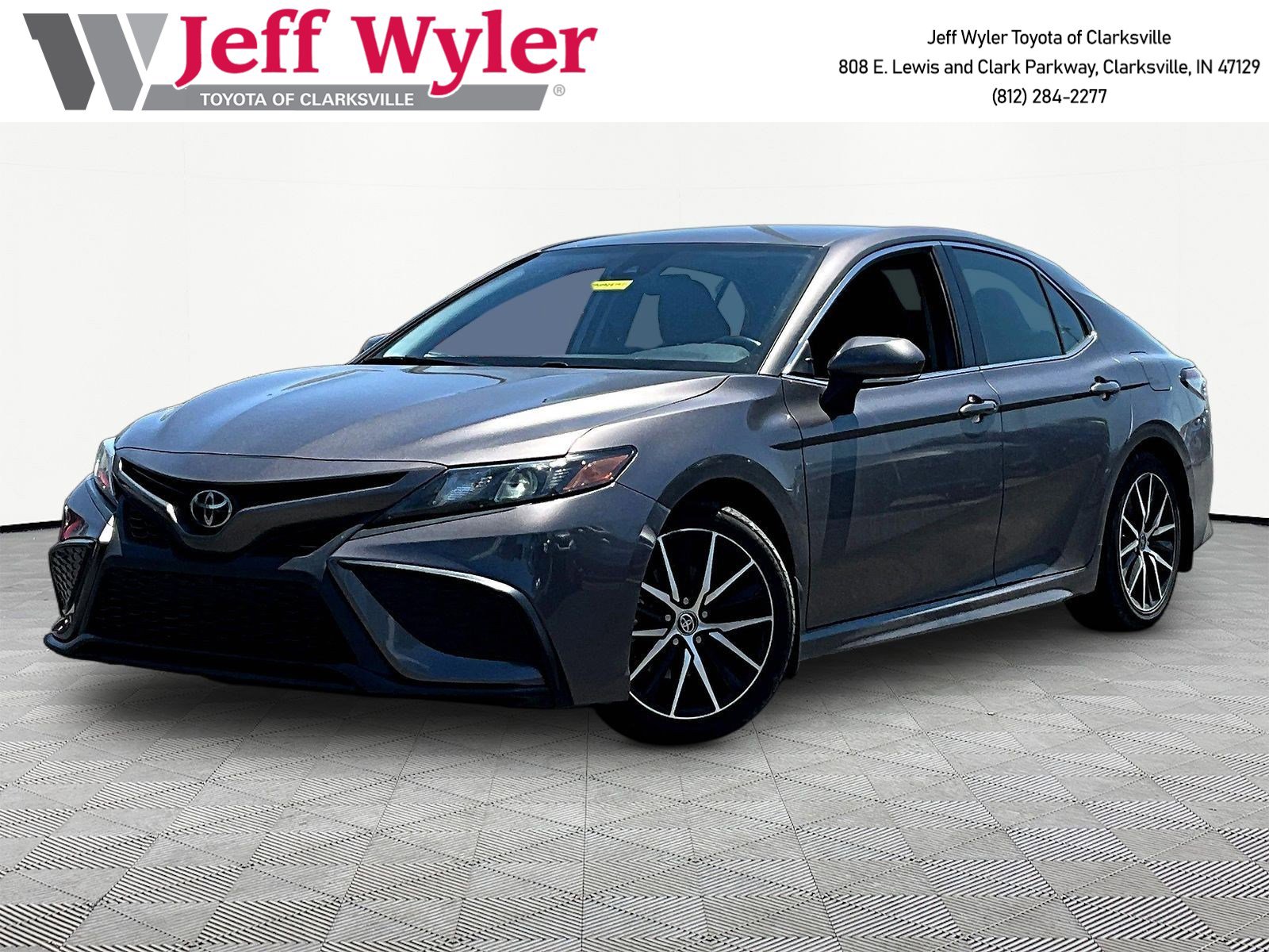 Used 2023 Toyota Camry SE AWD/4WD image 1