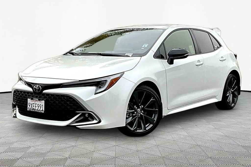 Used 2026 Toyota Corolla XSE FWD image 3