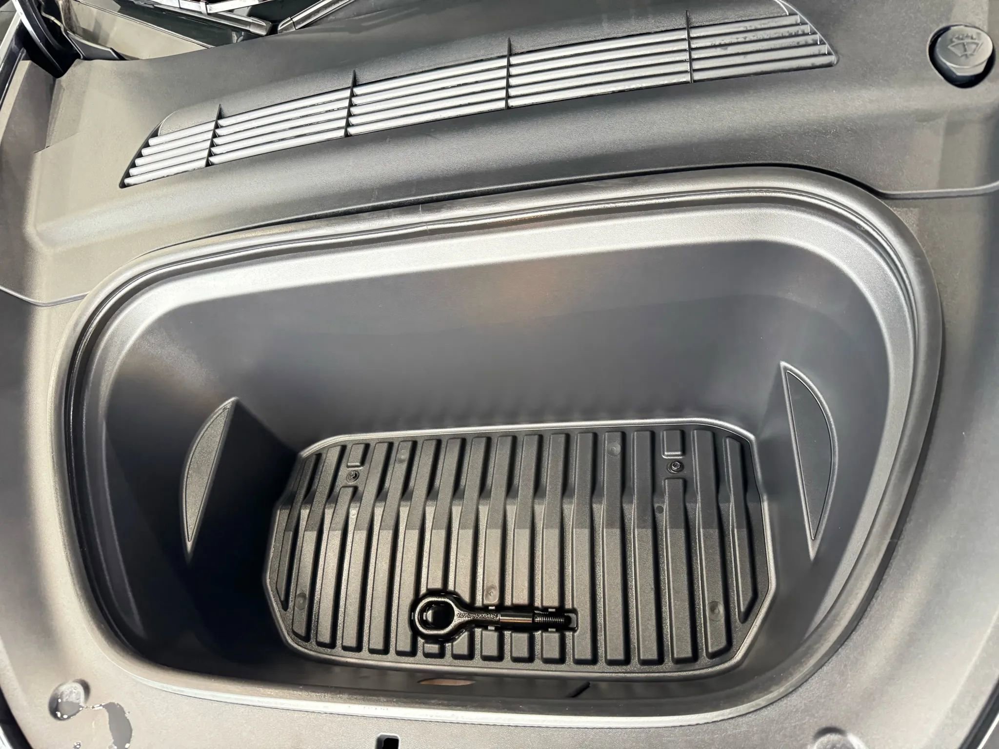 Used 2024 Tesla Model Y Long Range image 23