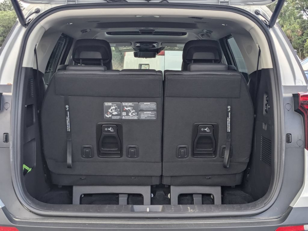 Used 2025 Kia Carnival SX Prestige FWD image 14