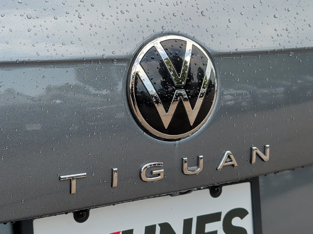Used 2024 Volkswagen Tiguan SE AWD/4WD image 41