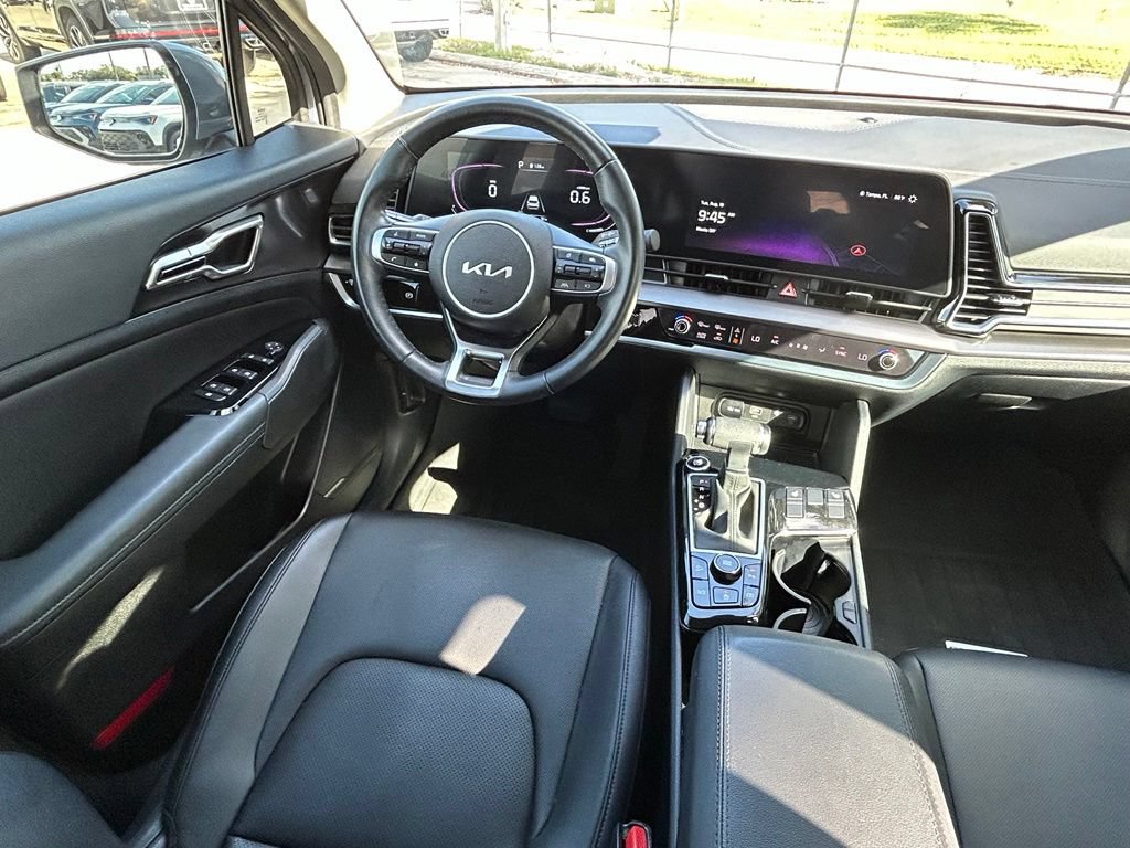 Used 2025 Kia Sportage EX FWD image 8