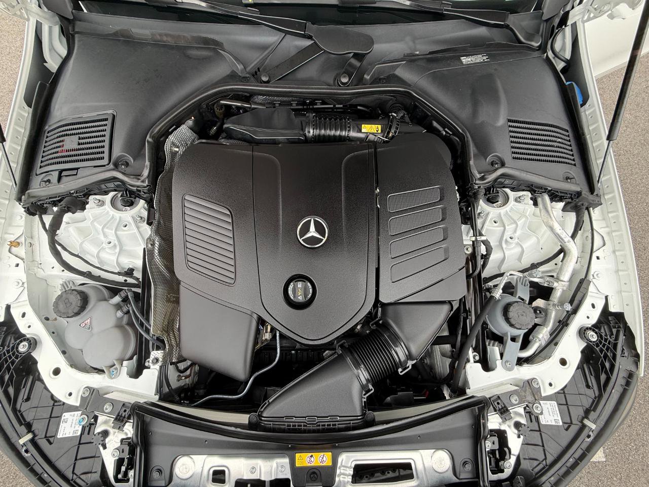 Used 2025 Mercedes-Benz C 300 Sedan w/ Exclusive Trim Package image 22