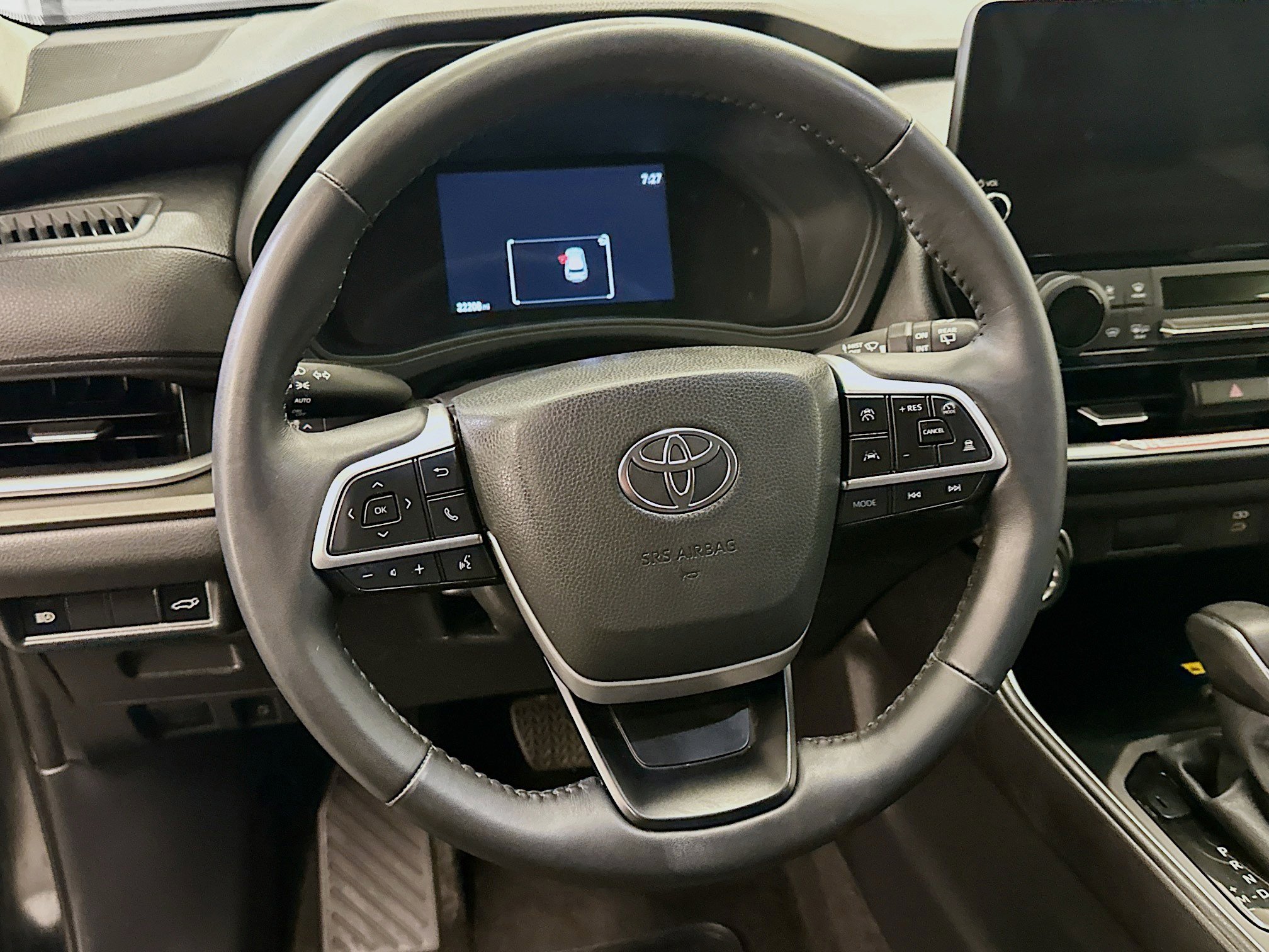 Used 2025 Toyota Grand Highlander AWD image 18