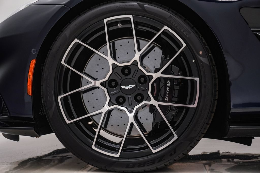 New 2026 Aston Martin Vanquish Convertible RWD image 17