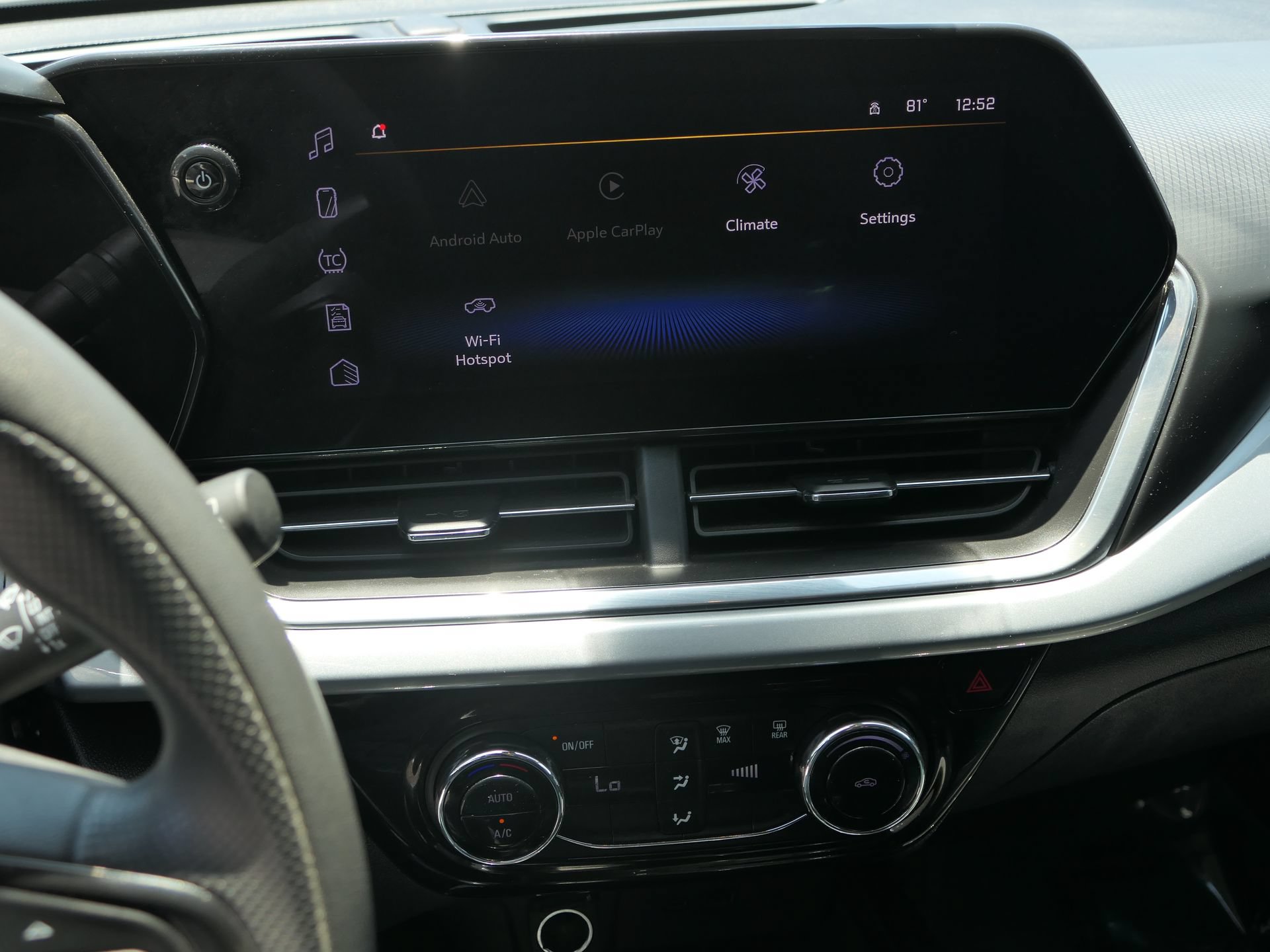 Used 2024 Chevrolet Trax LT FWD image 19