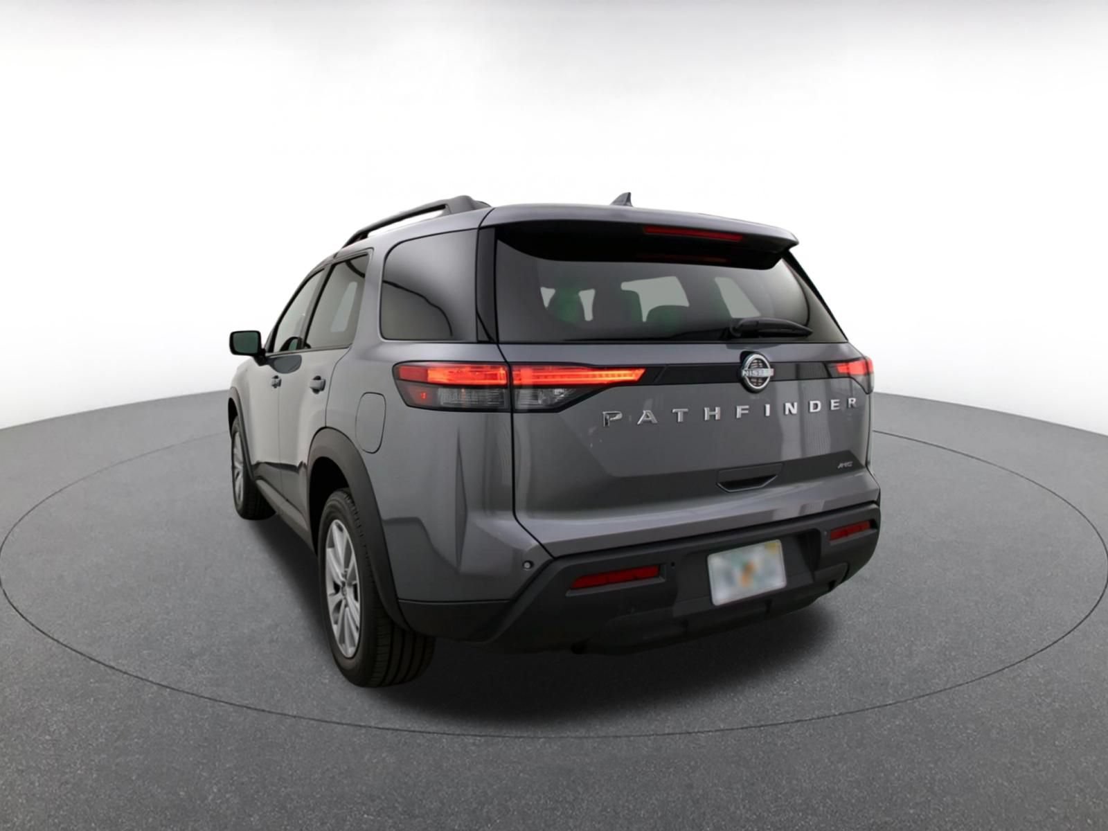 Used 2025 Nissan Pathfinder SV AWD/4WD image 9