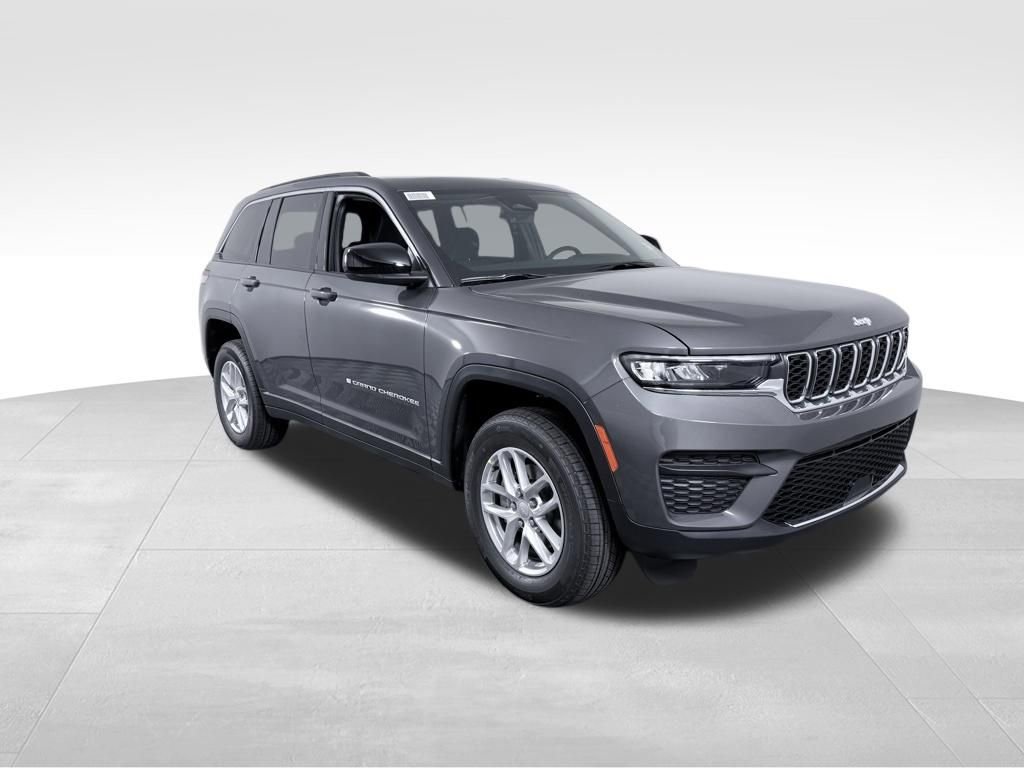 New 2025 Jeep Grand Cherokee Laredo X image 2