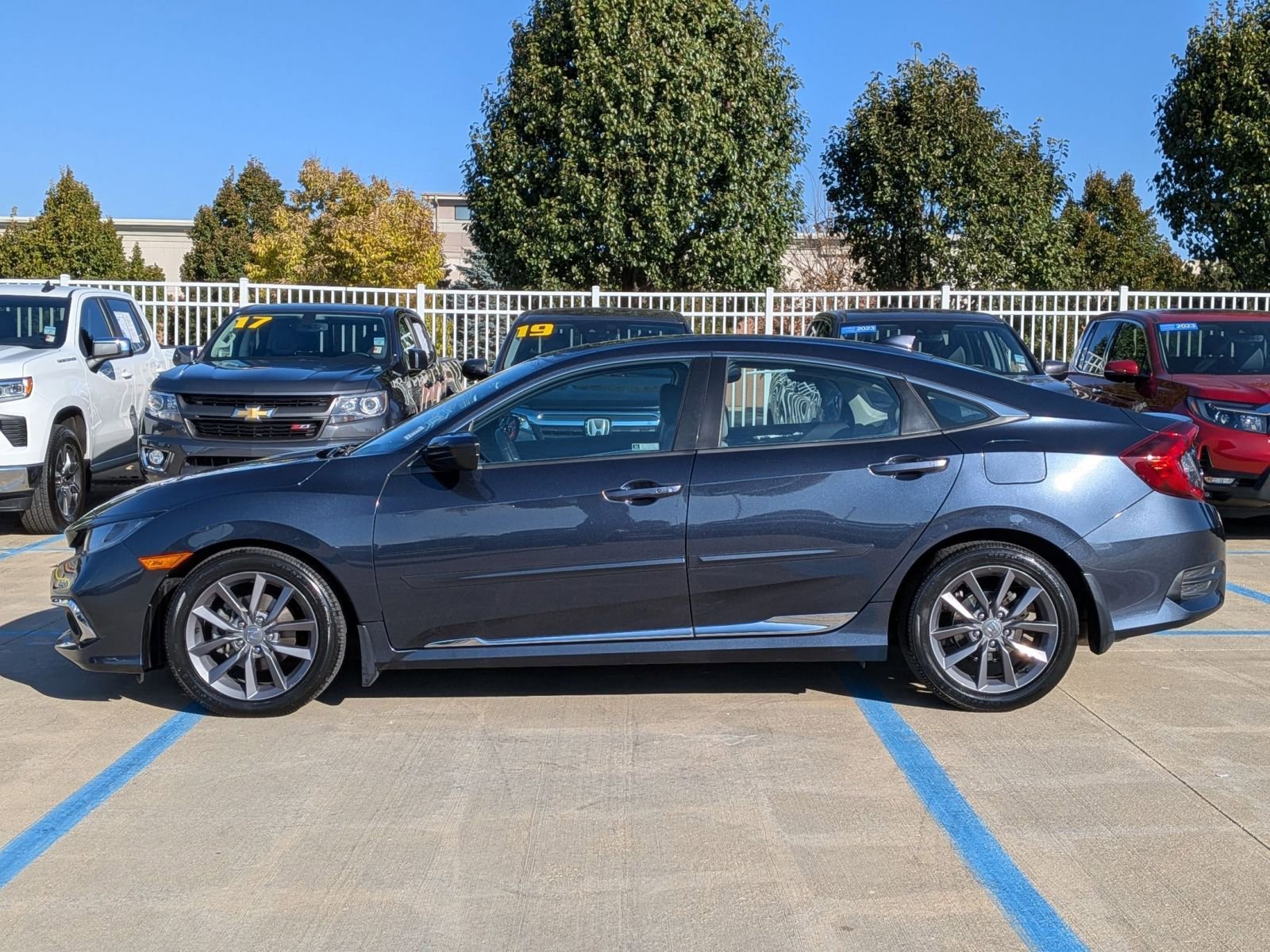 Used 2019 Honda Civic EX image 9